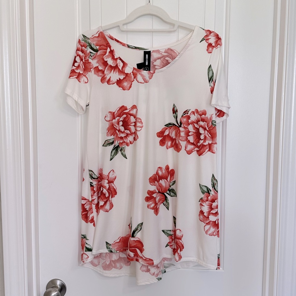 Agnes & Dora Everyday Tee